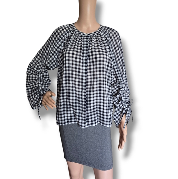 GAP Women's Navy Blue/ White Gingham Ruched Sleeve Blouse - Picture 2 of 16